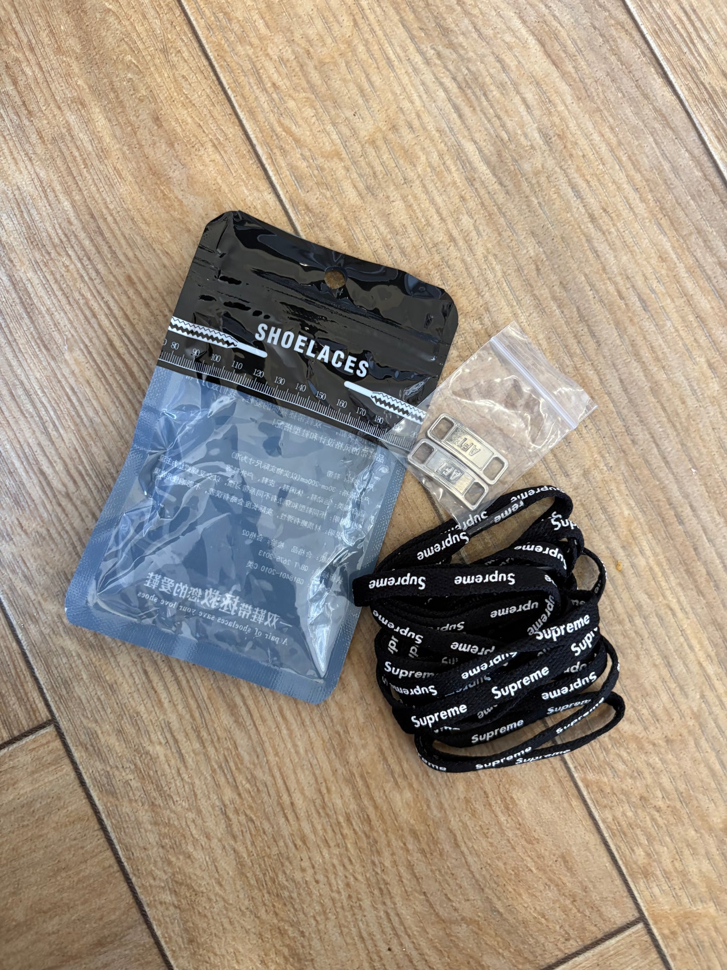 Supreme laces